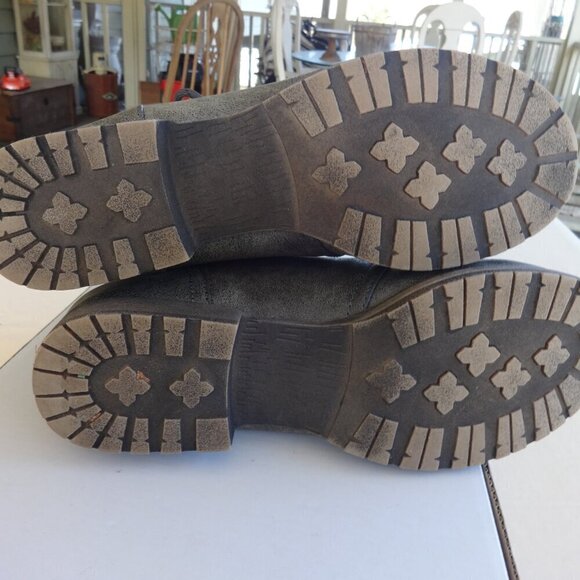 Just Fab Nyaling women's size 9 Grey ankle boot, faux leather, heel top sock - Picture 11 of 14